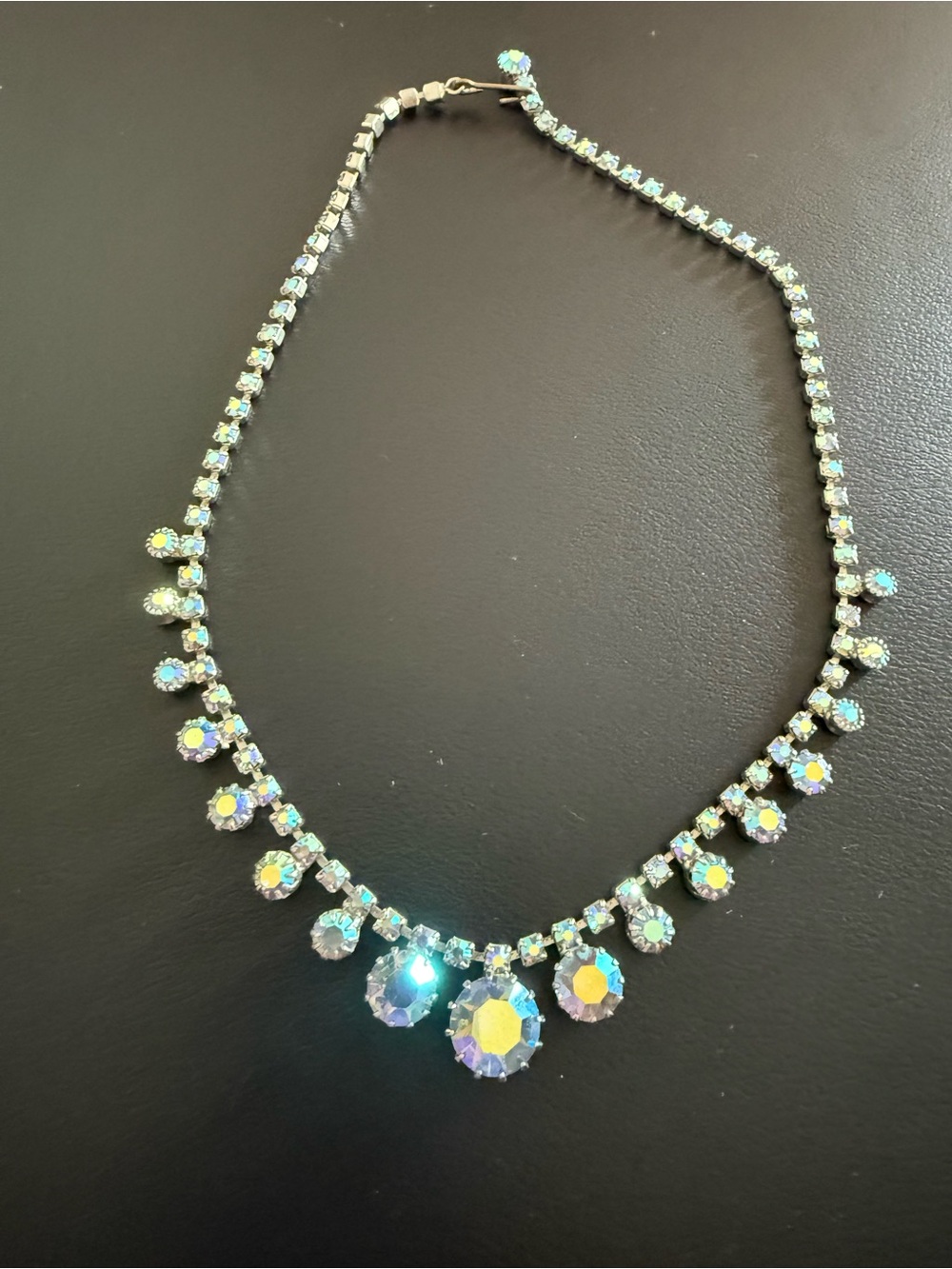 VINTAGE WEISS AURORA BOREALIS RHINESTONE NECKLACE 1960’s